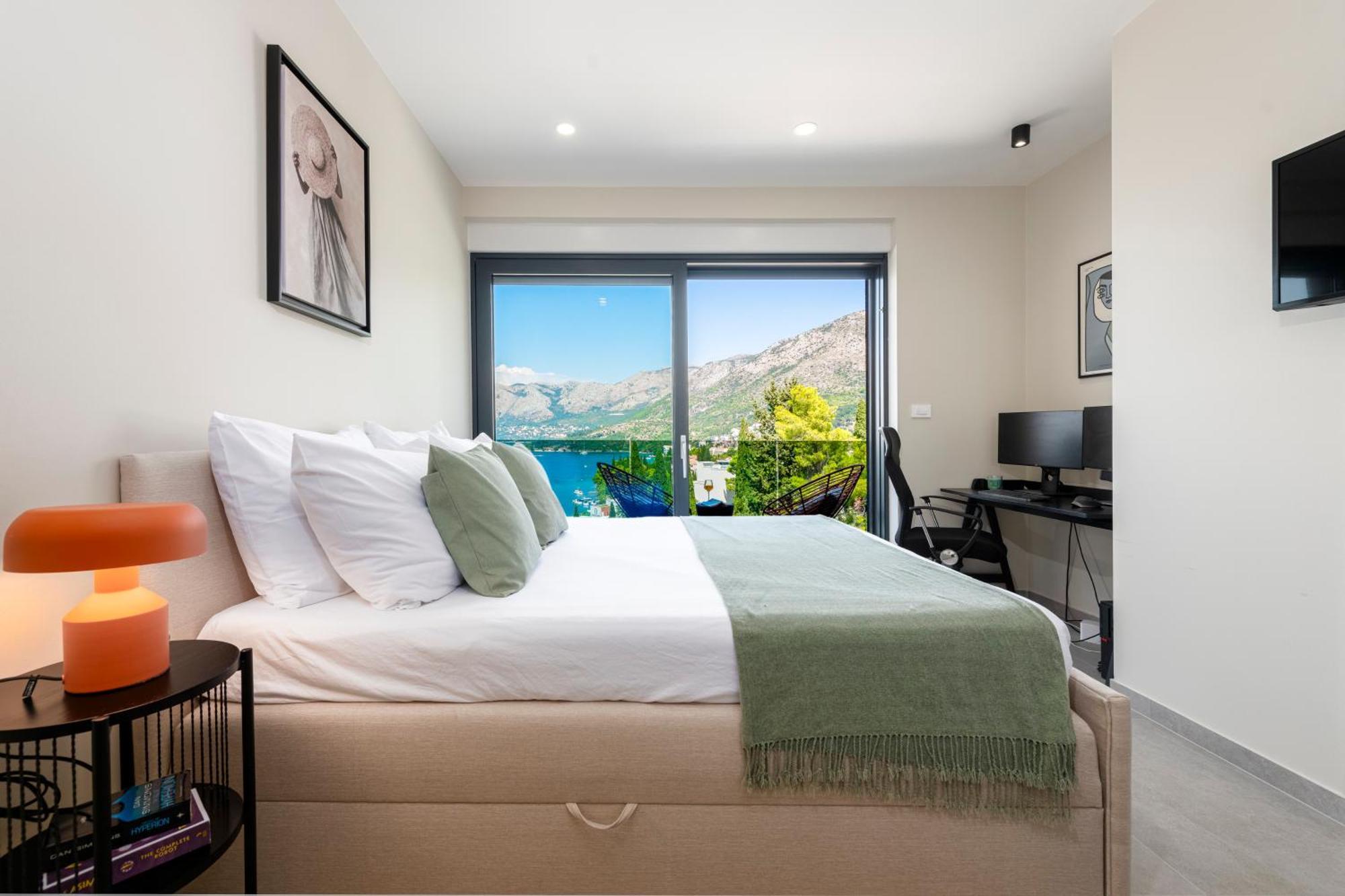 Luxury 3 Bed Sea View Penthouse Ferienhaus *